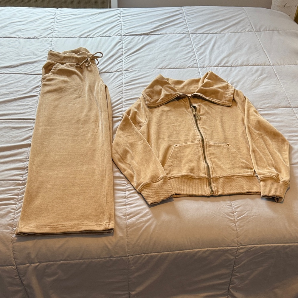 Michael Kirs Cozy Velour Beige Set
